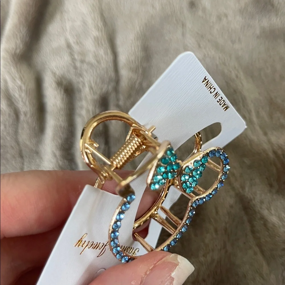Gold toned blue Rhinestone Minnie mouse Hair Clip nwt